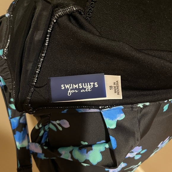 Swimsuits for All Chlorine Resistant H-Back Sarong Front One Piece, size 18 - Picture 2 of 7